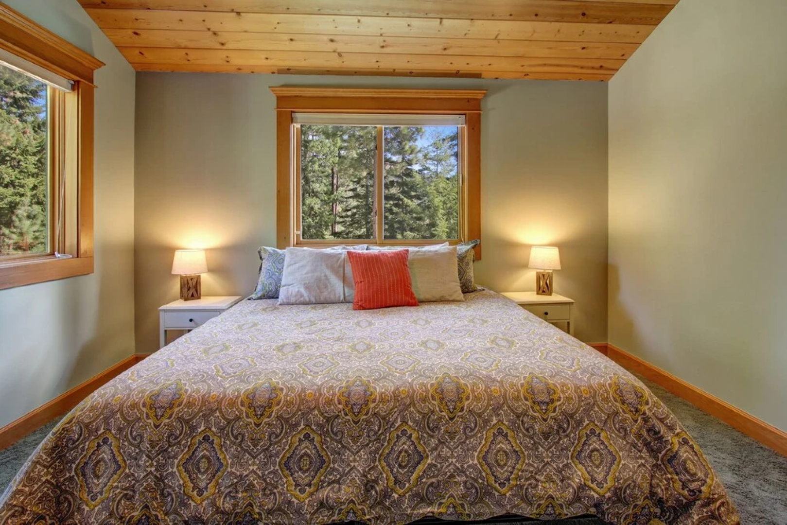 Mountain Acres - Four Bedroom Cabin with Hot Tub