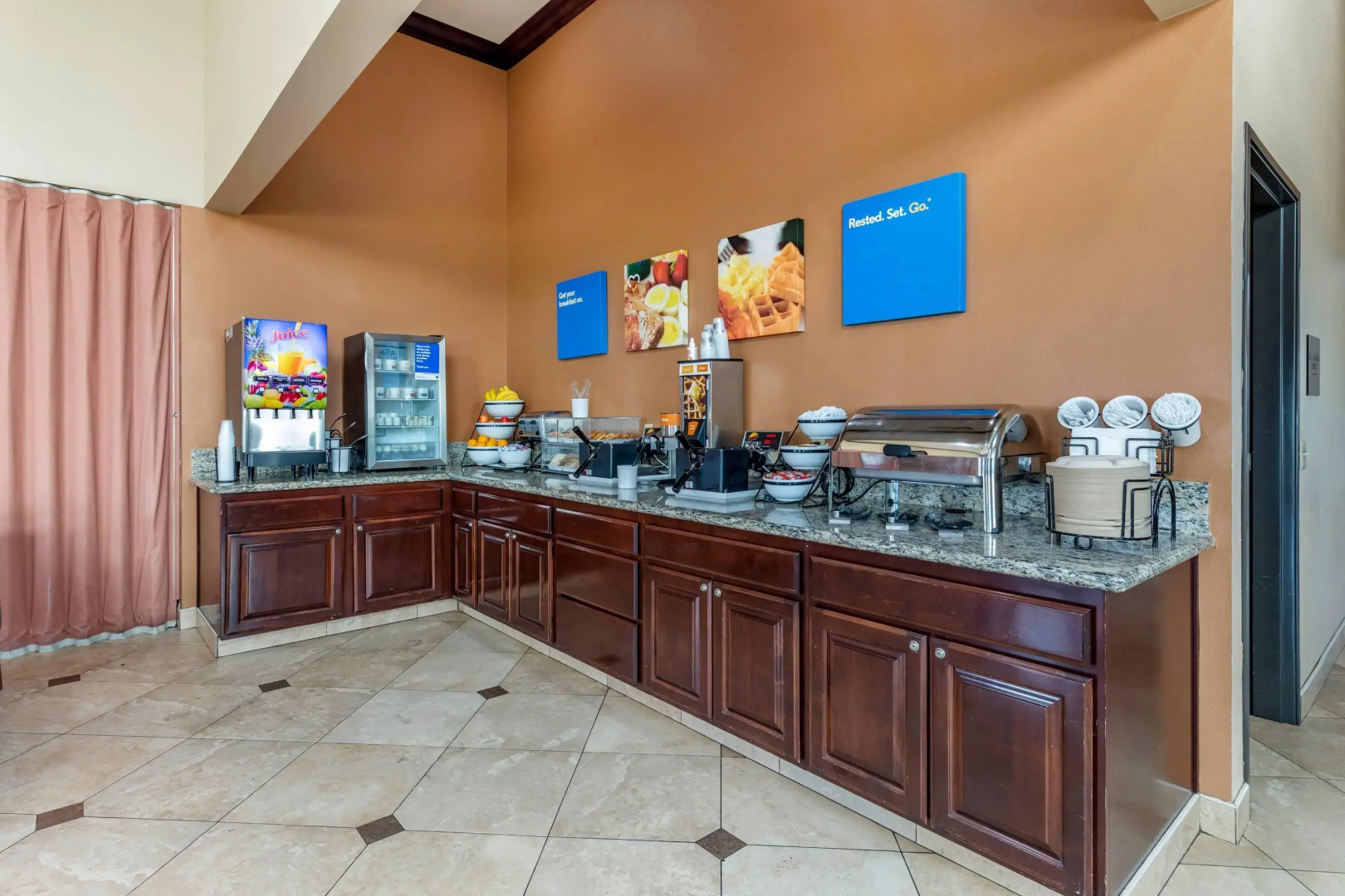 Comfort Inn & Suites Colton
