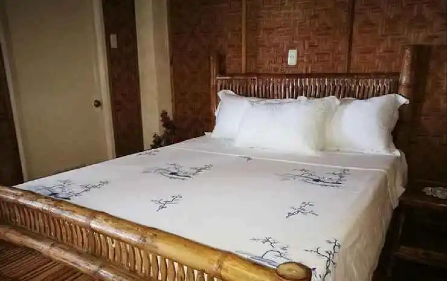 Cruz-Phillips Lodging Services