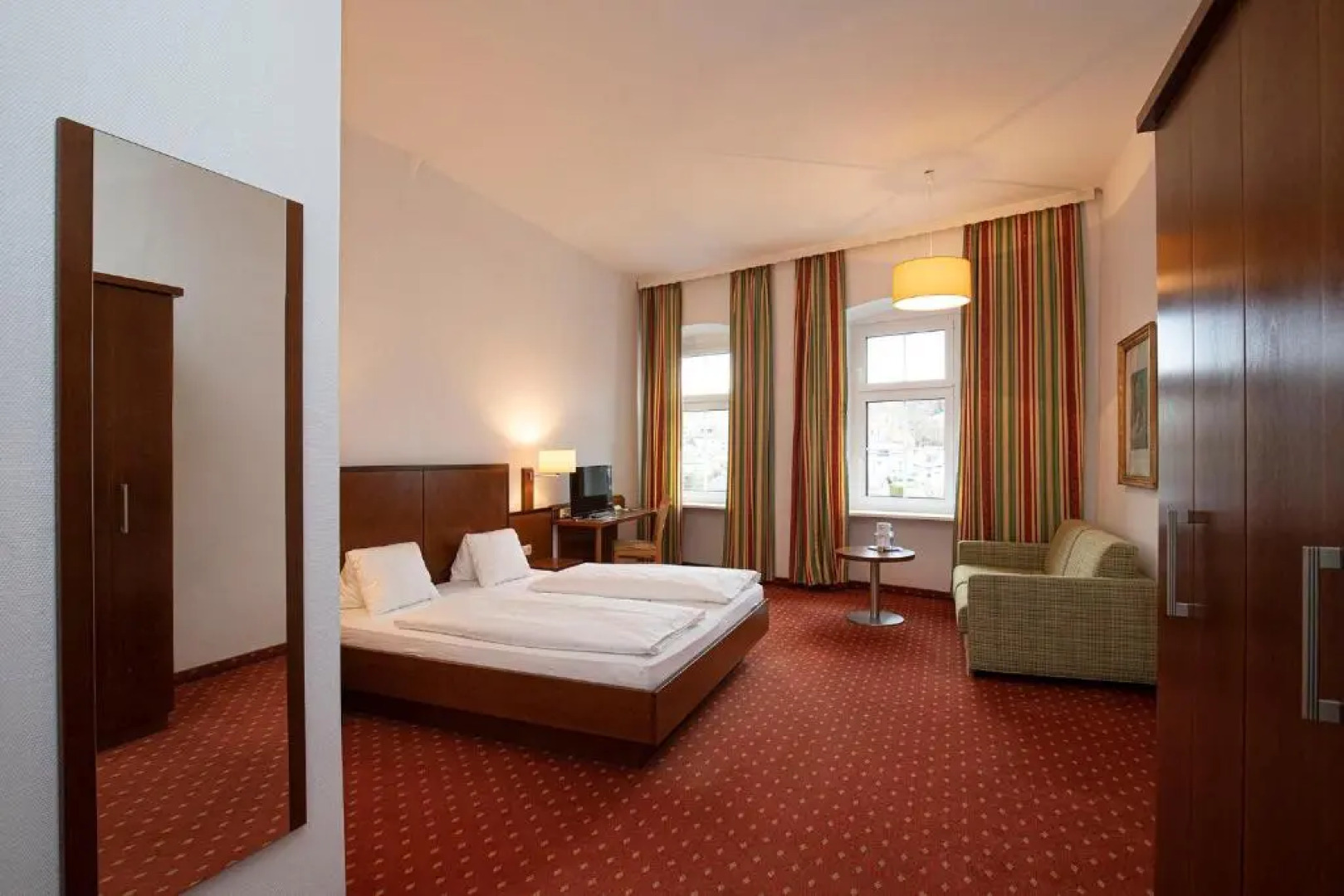 Keramikhotel Goldener Brunnen