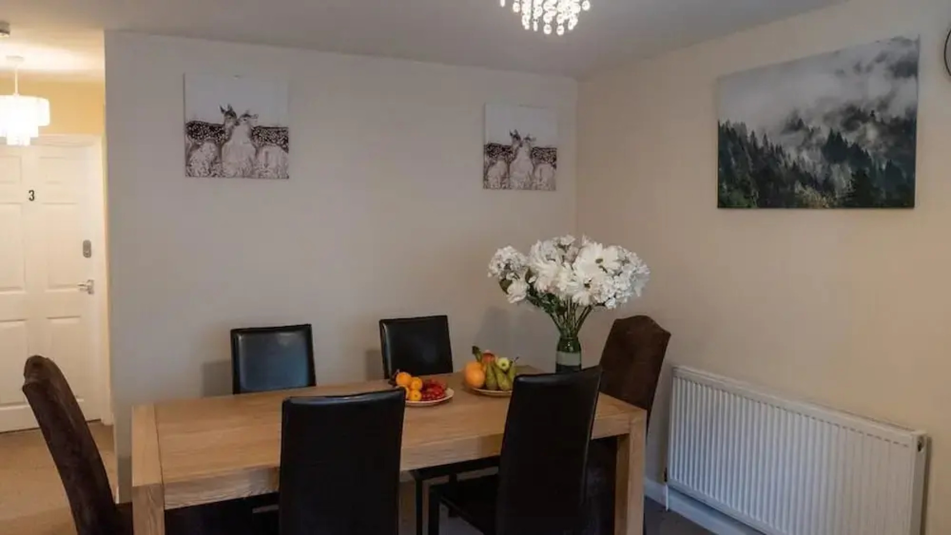 5 Bedroom Guesthouse in Quiet Cul-de-sac location.