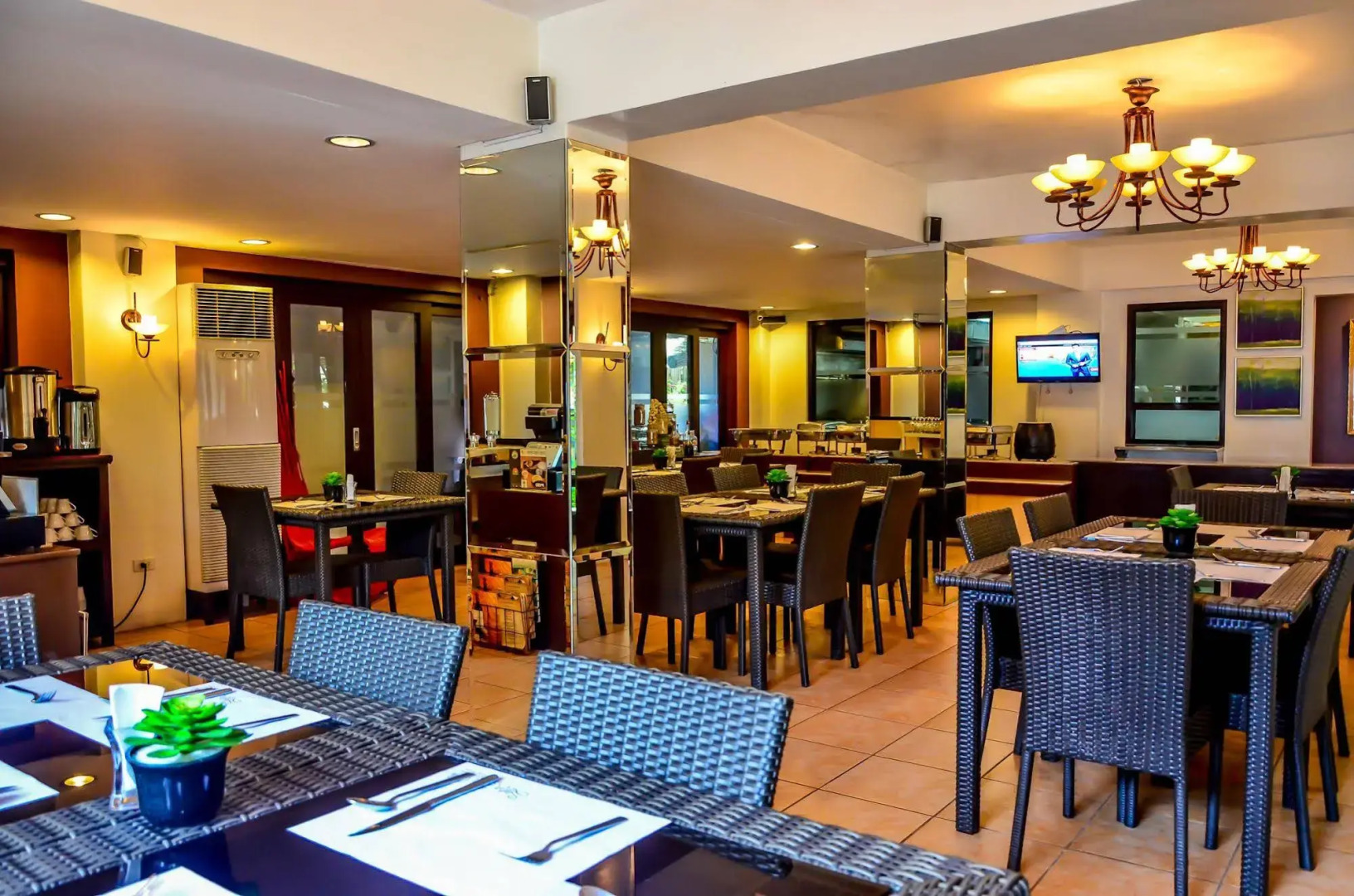 White House Beach Resort