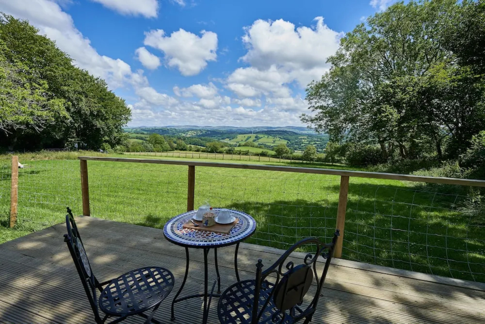 Woodpecker Pod With Views
