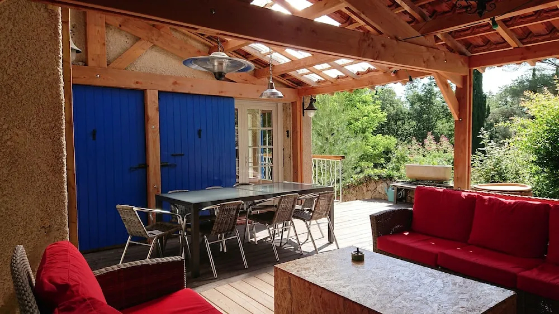 baraveou home in nature