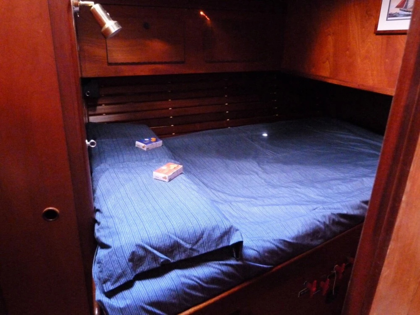 Nuit sur un voilier au Bono