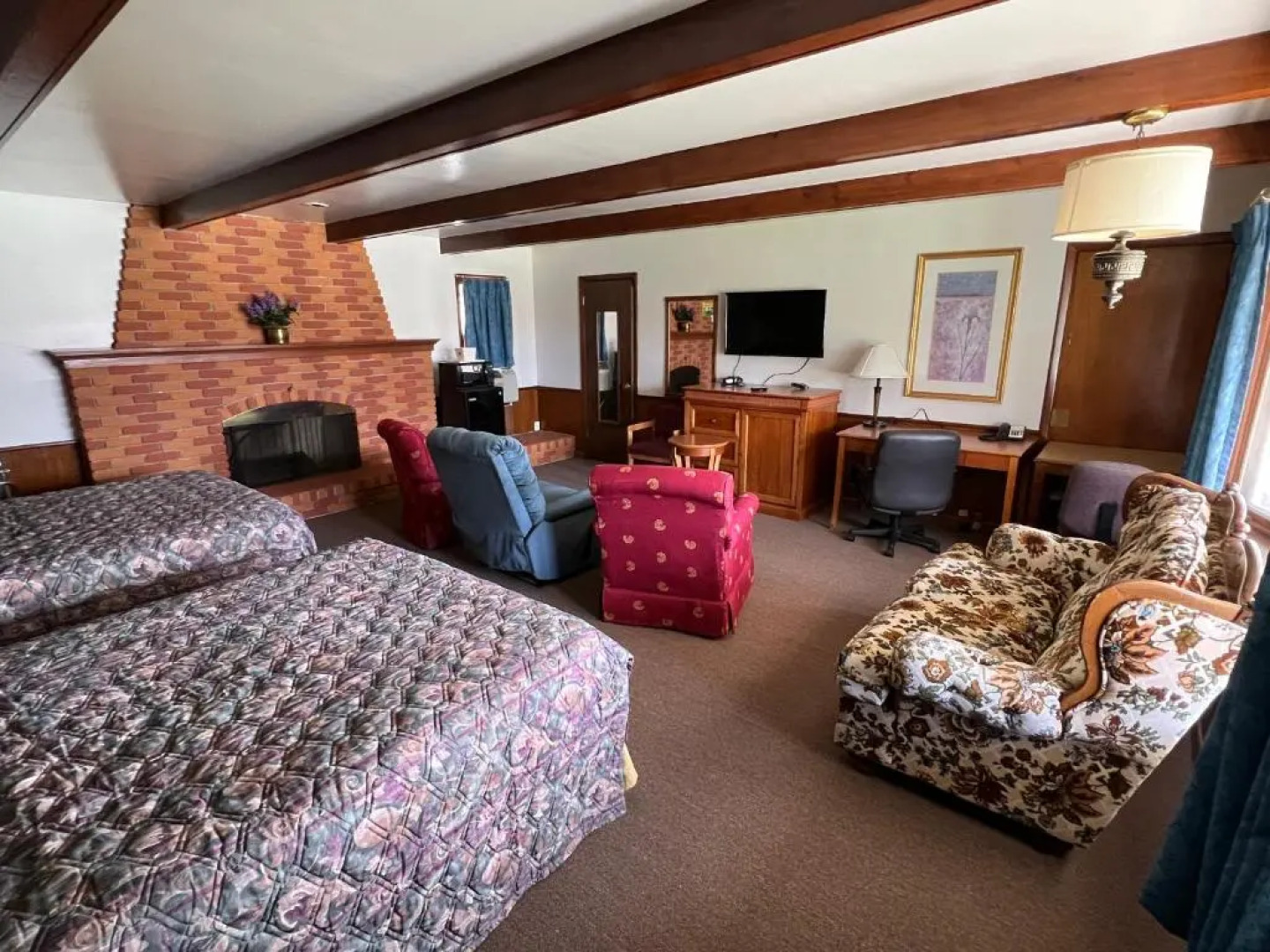 Spinning Wheel Motel