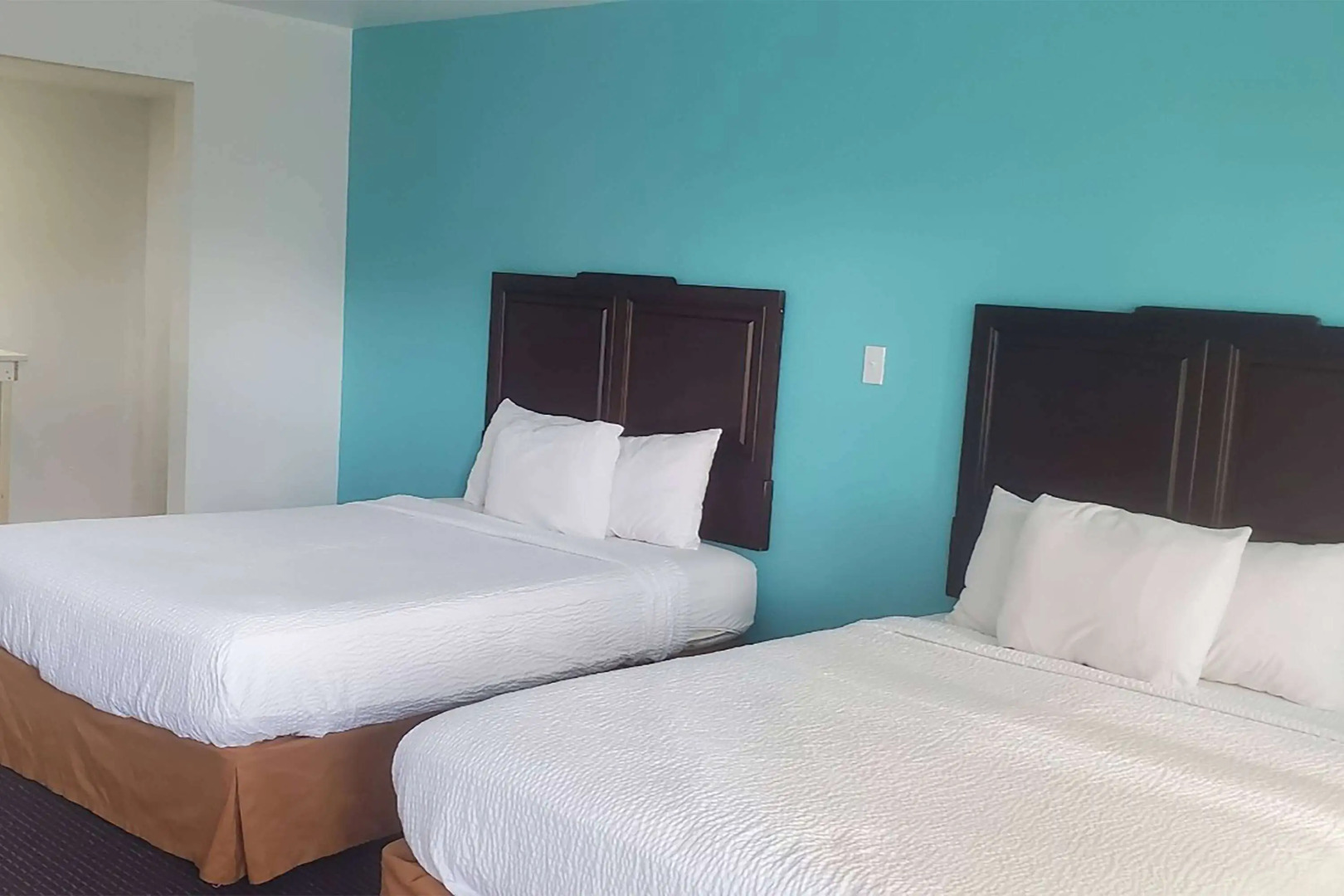 Travelodge by Wyndham Livonia/Canton/Novi Detroit Area