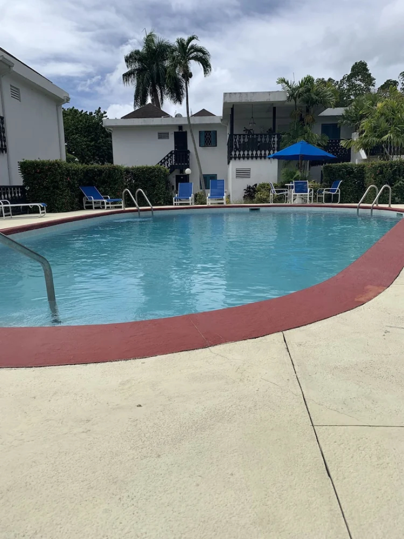 Moonshine 316 Rockley Golf Club