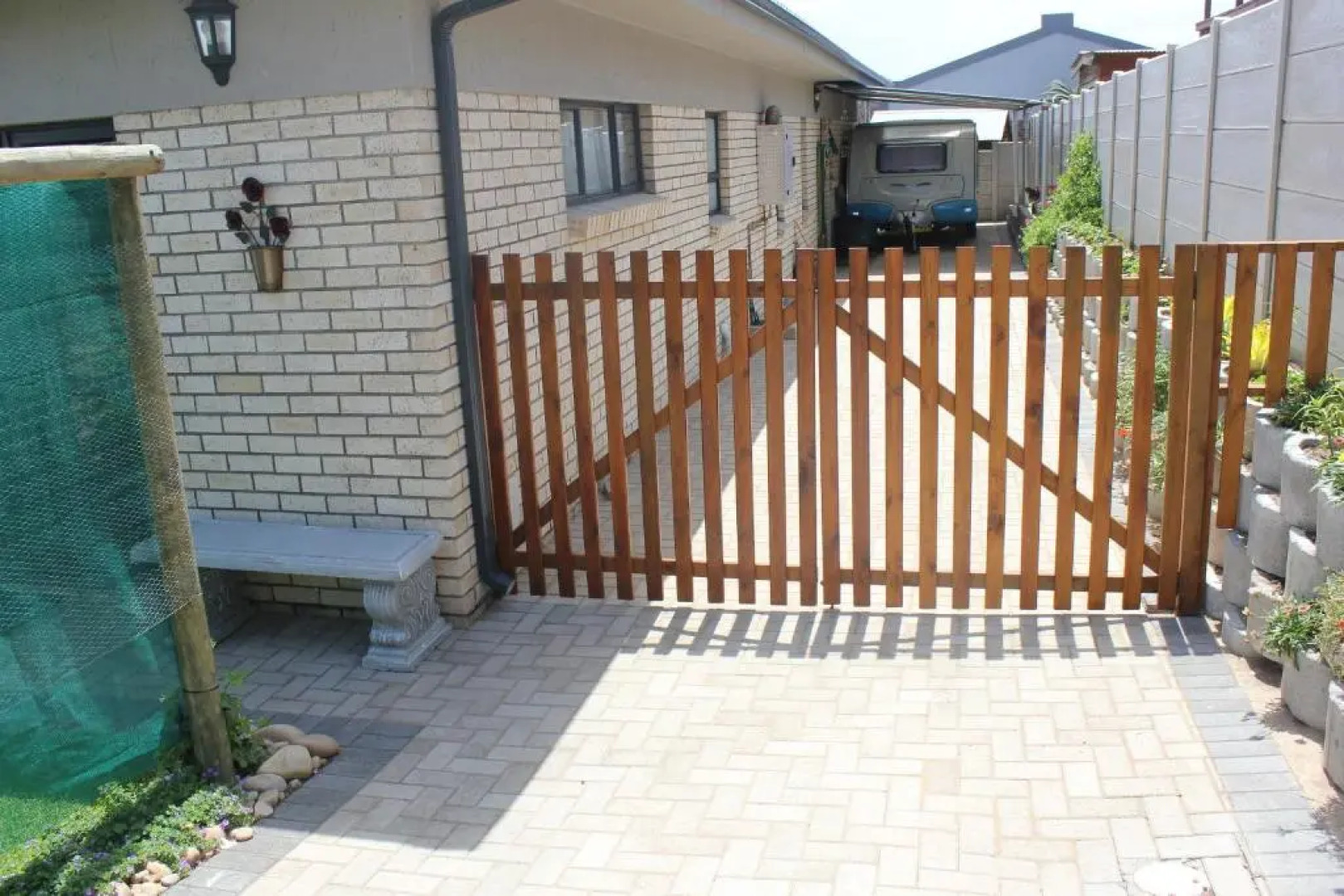 Traveller's Rest, Reebok