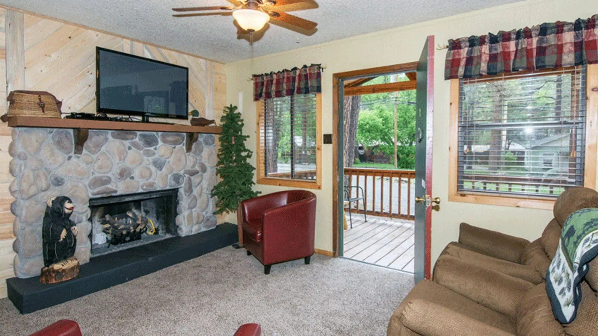 Upper Canyon Inn & Cabins