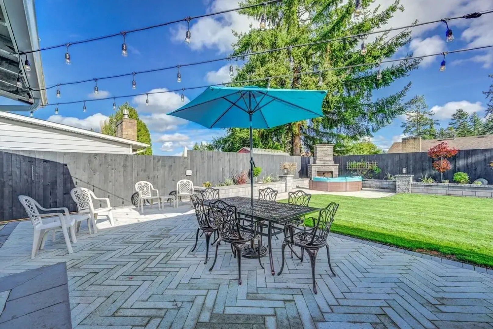 Renton Oasis: Relaxing 3br Home W/ Great Outdoor! 3 Bedroom Home by RedAwning