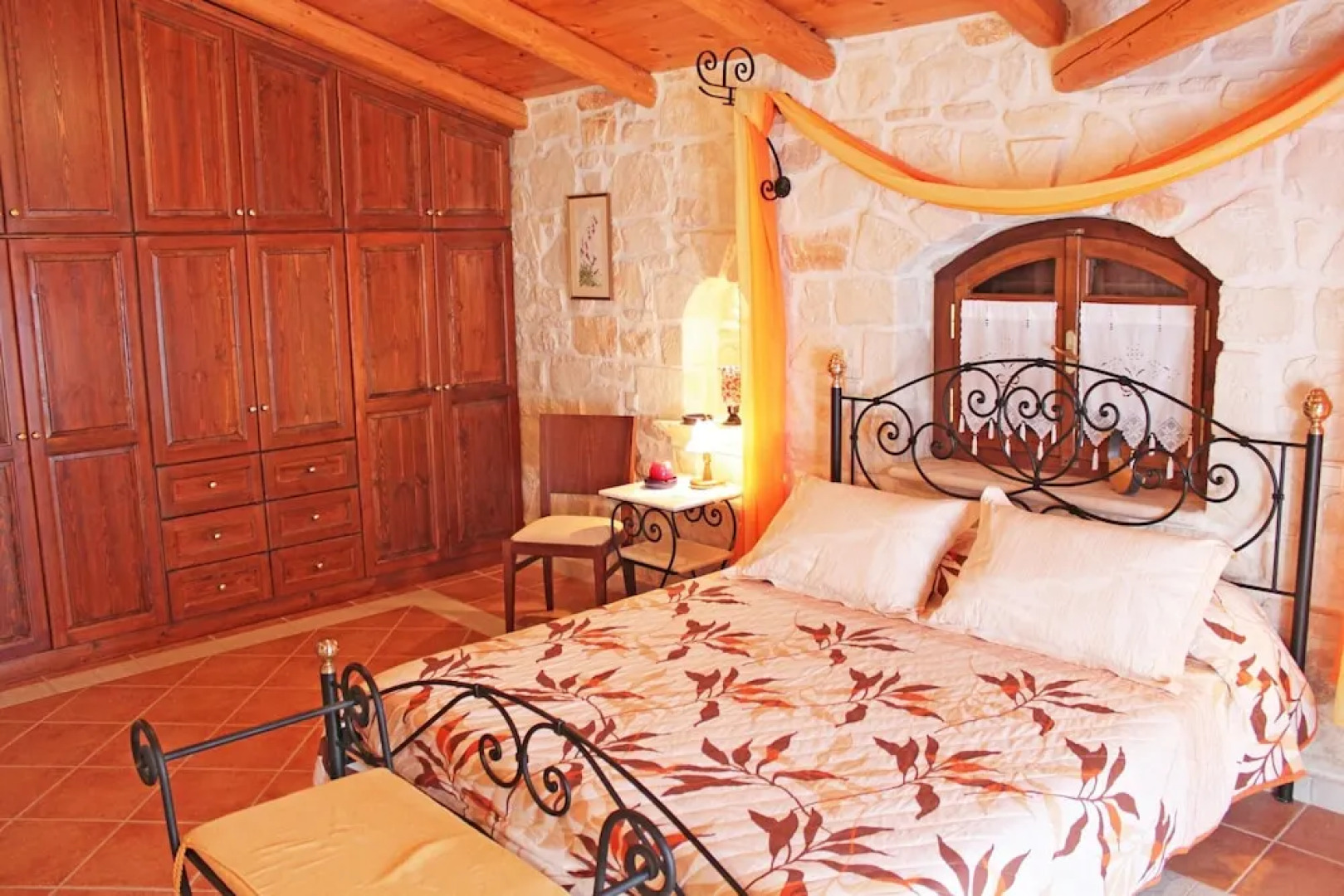 The Vivian - Luxury Stone Villa