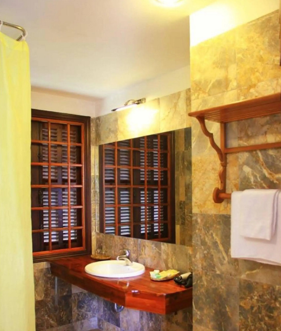 Pho Hoi Riverside Resort