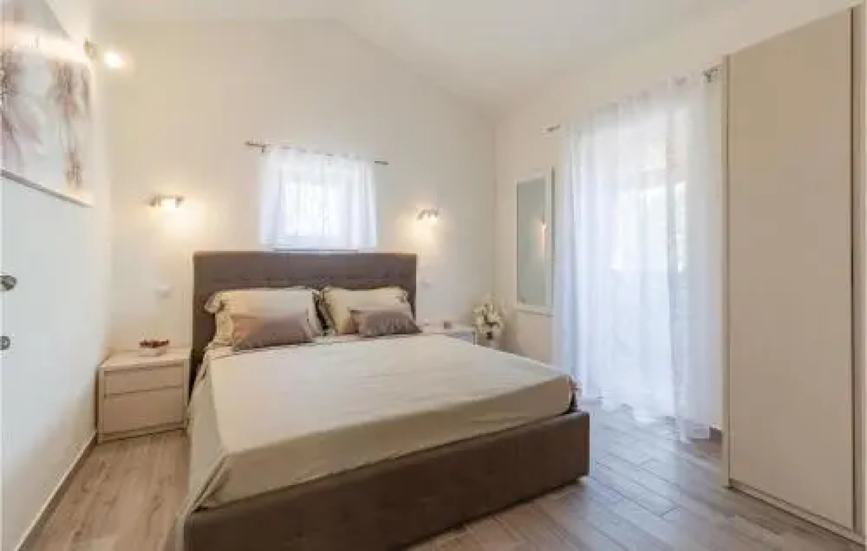 Four-Bedroom Holiday Home in Radeki Polje