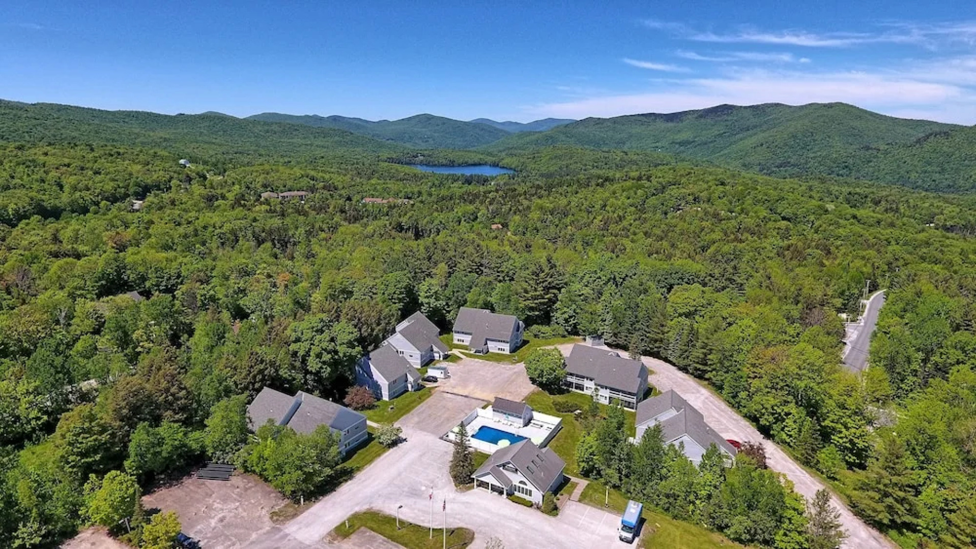 The Grande Suite at Killington: Sleeps 10 Guests, Close to Mountain!