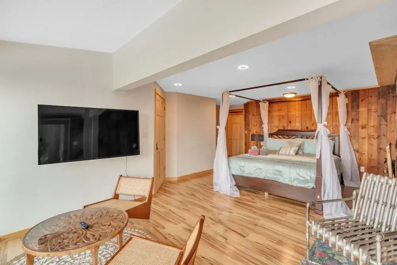 Stunning Mountain Retreat in Campton, Perfect for Skiing and Year-Round Fun by RedAwning