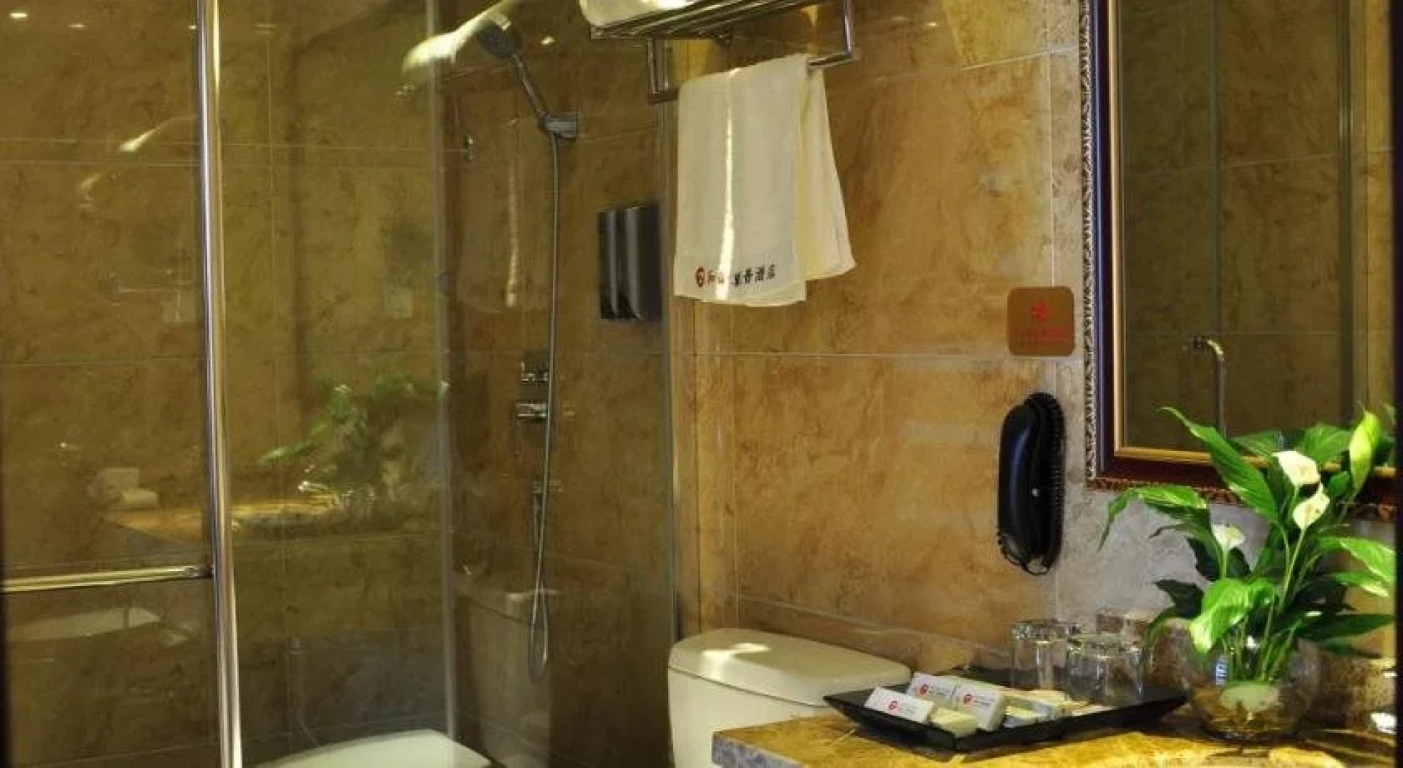 Harmonious Dunpu Hotel