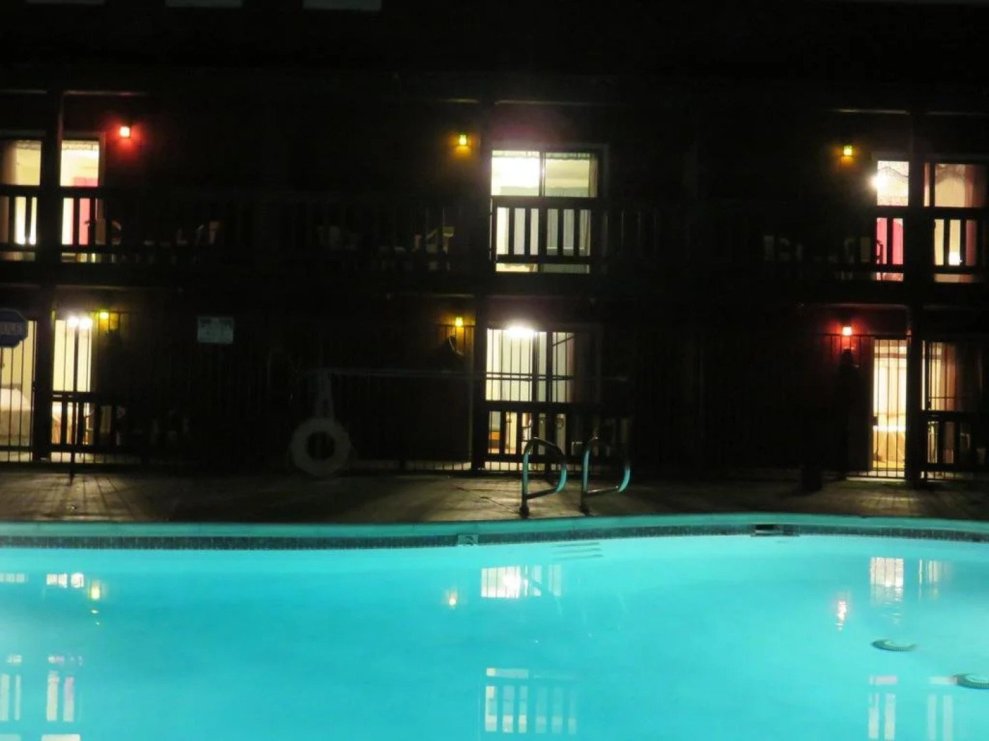 Bonnie Springs Motel and Resort