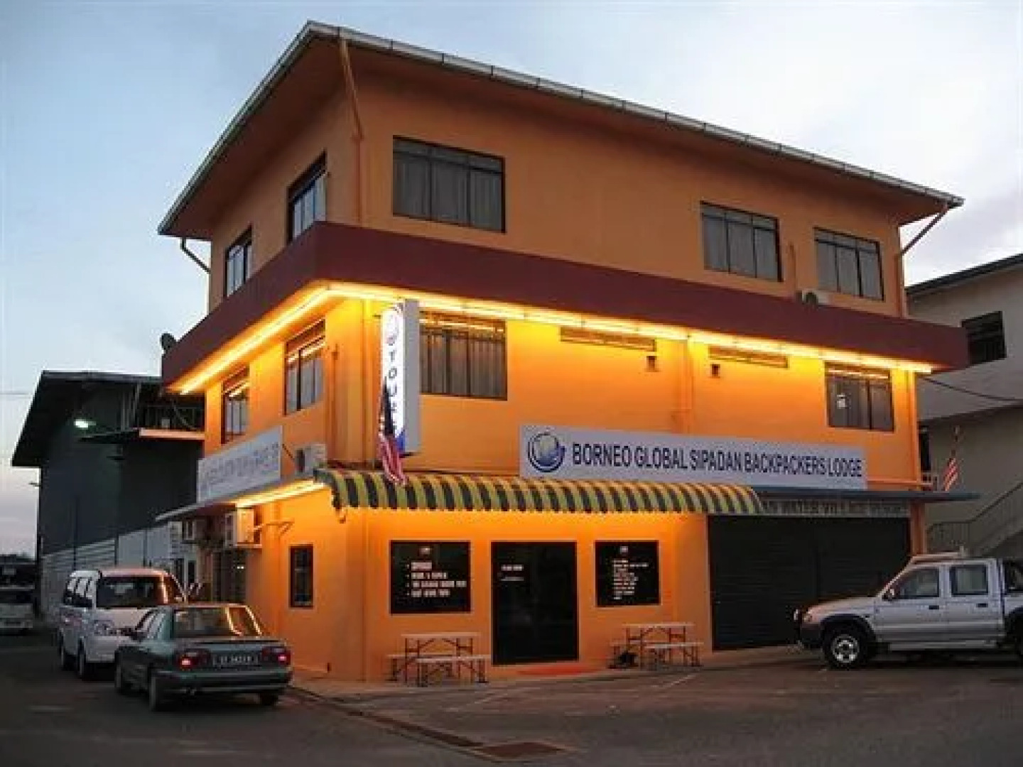 Borneo Global Sipadan Backpackers