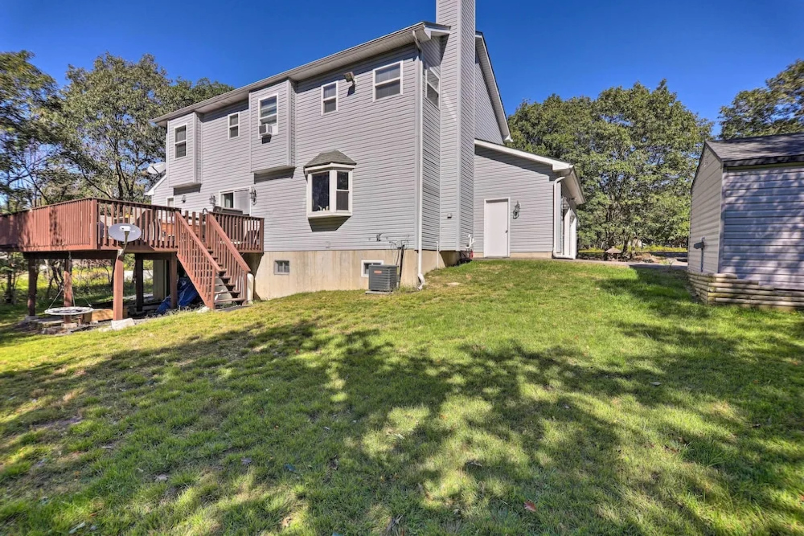 Poconos Escape w/ Hot Tub & Fire Pit