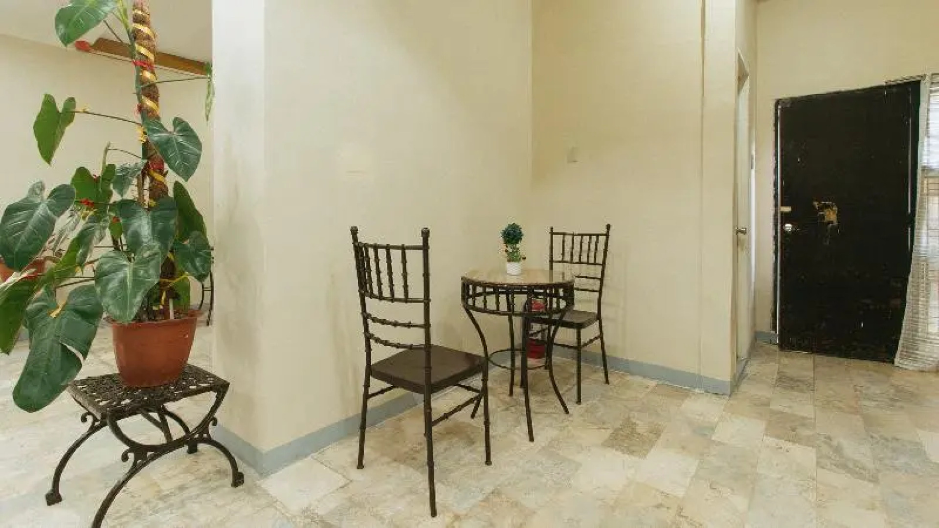 Reddoorz @ The V'jour Hotel Angeles