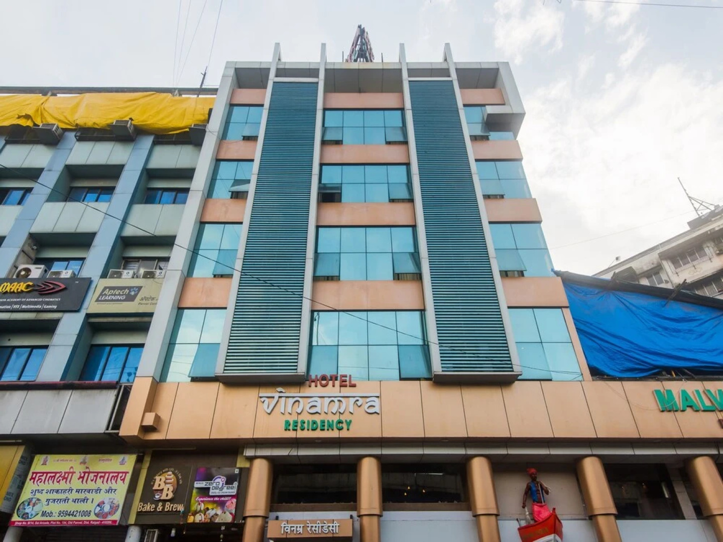 OYO 18449 Vinamra Residency