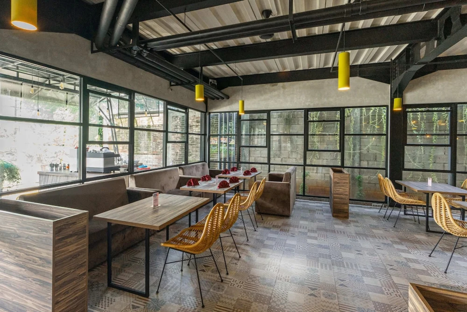 Summerville Hotel & Coffee Shop