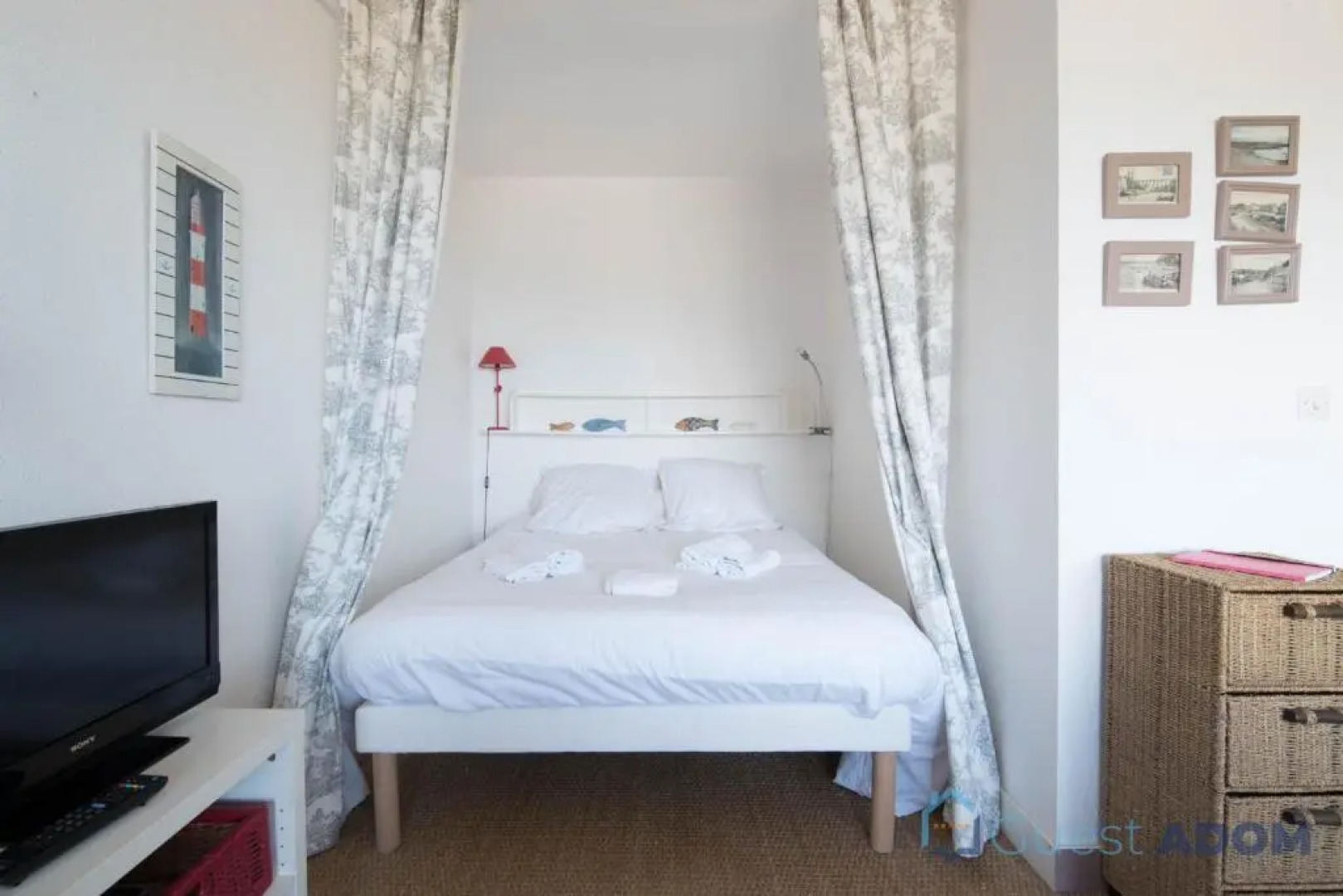 Studio les pieds dans l'eau bord de mer