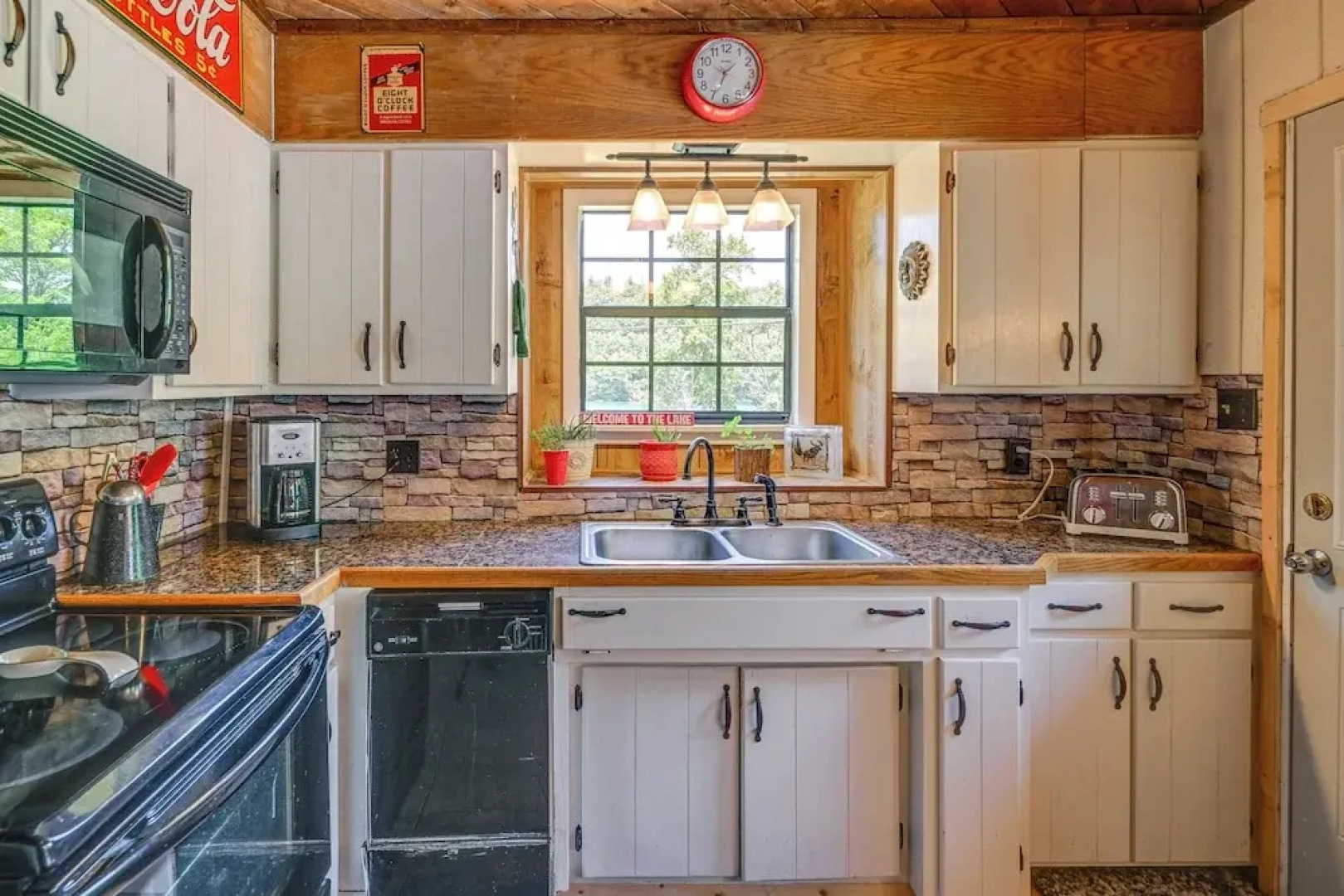 Lakefront North Carolina Abode w/ Grill & Fire Pit