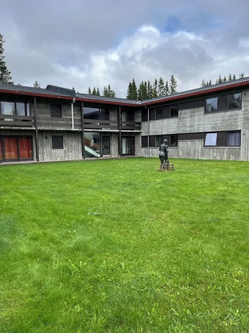 Raulandsakademiet og Vandrerhjem