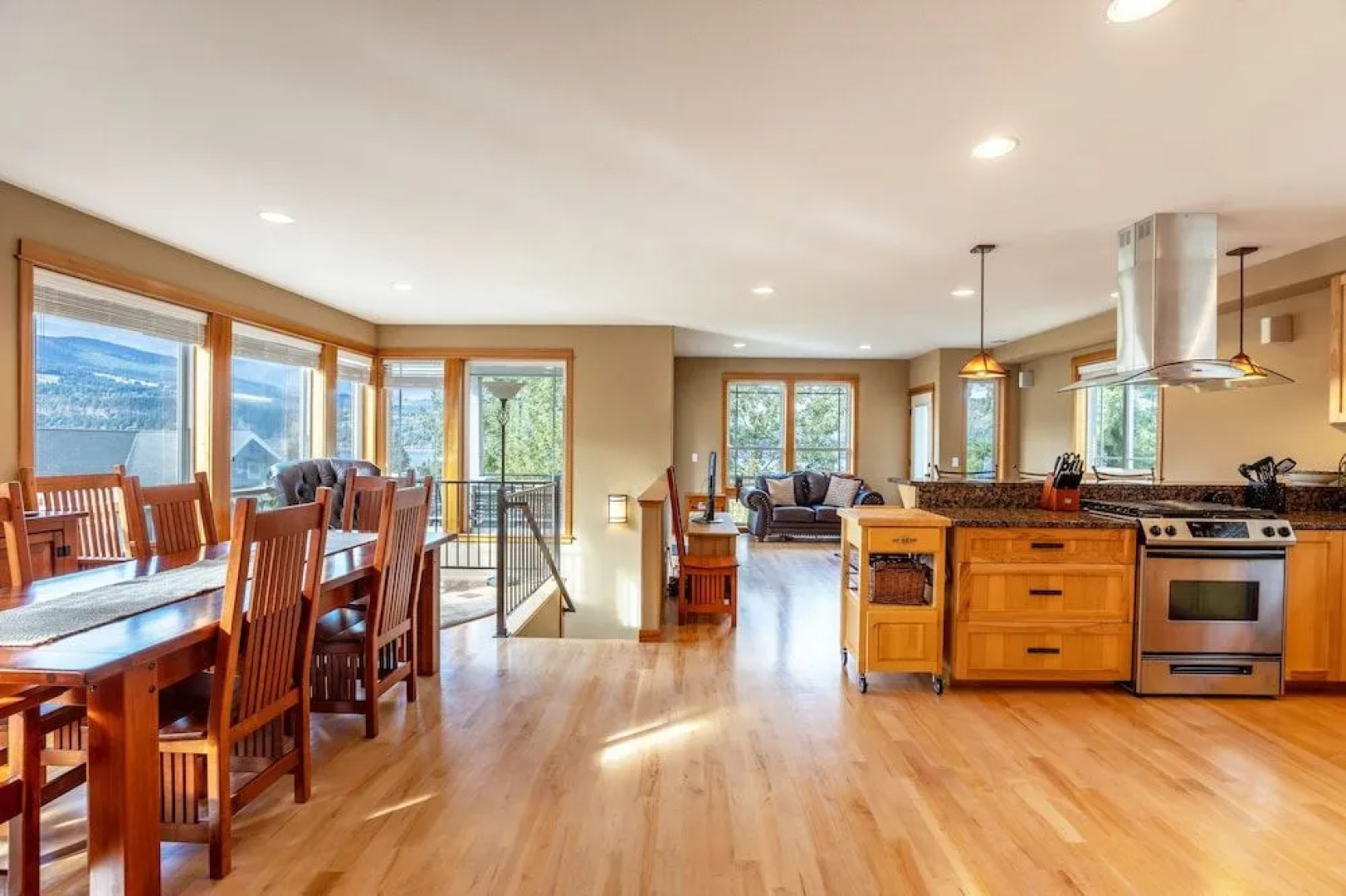 River Watch Getaway 3 Bedroom Townhouse by RedAwning