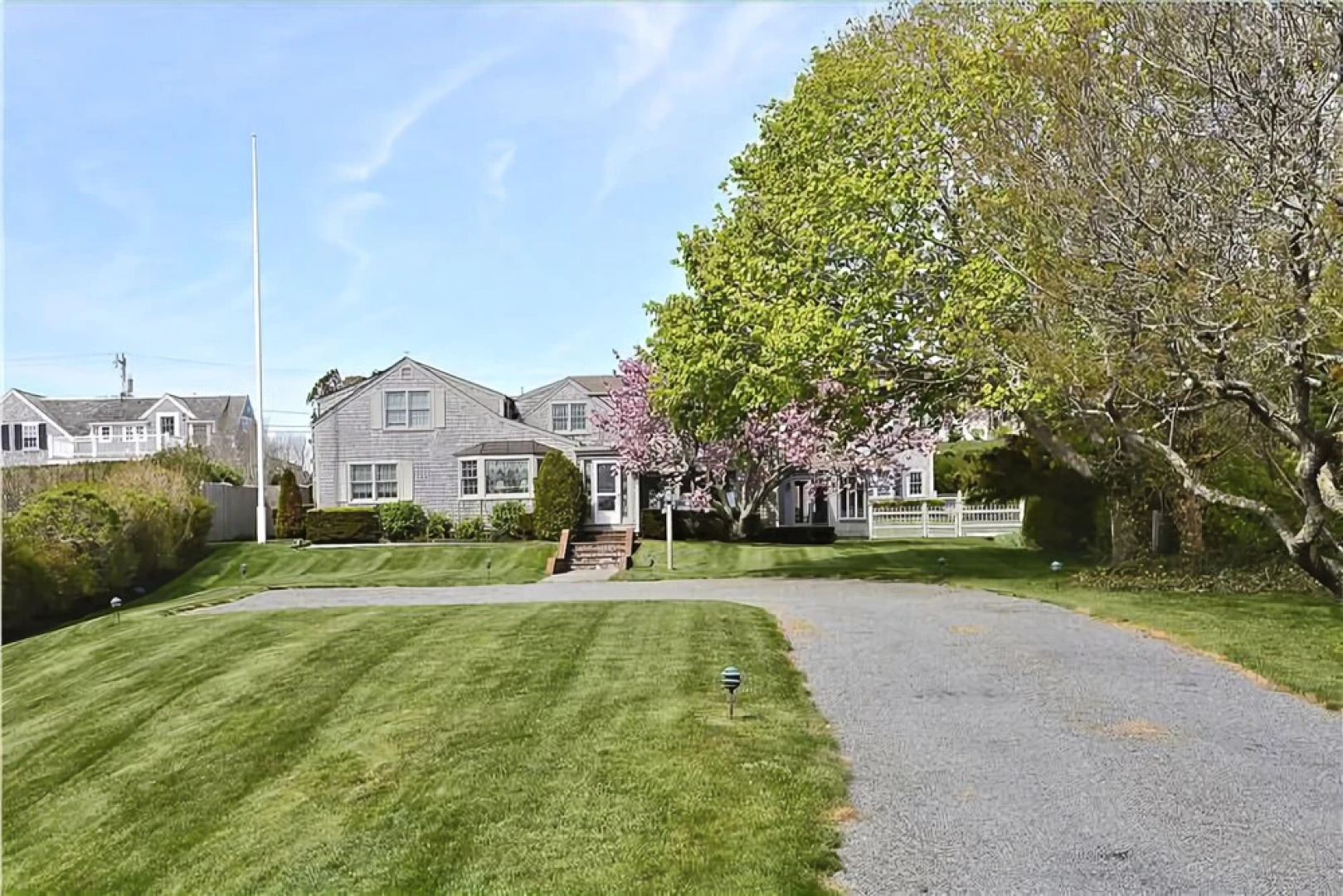 221 Shore Road - Nine Bedroom House