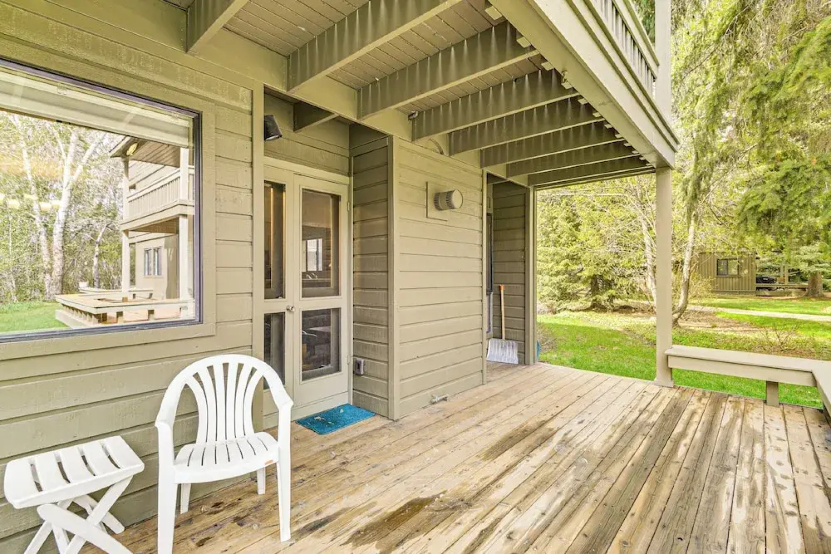 Walk to Sun Valley Village: Condo w/ Deck!