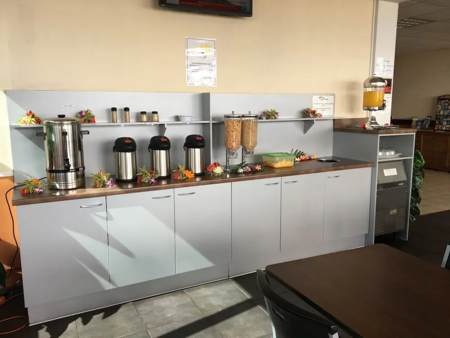 Tiki Hotel - Hospitality School of Tahiti