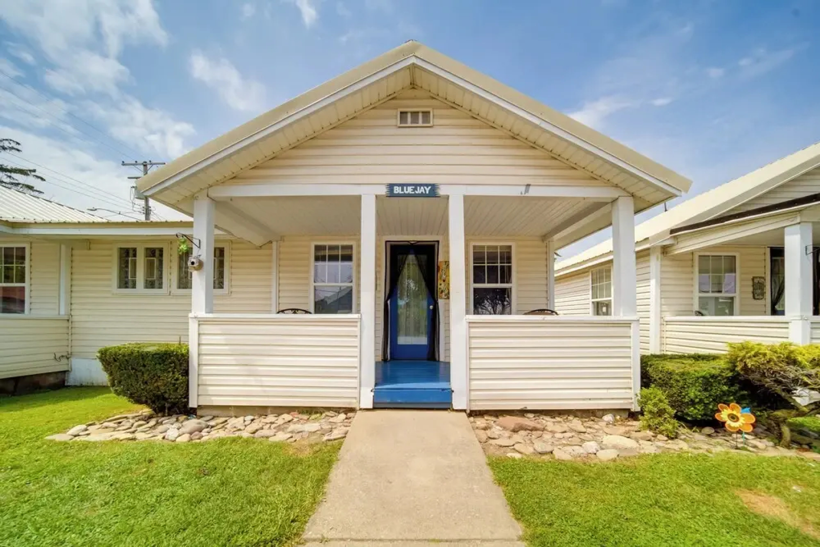Pet-friendly Lake Erie Cottage - Walk to the Water