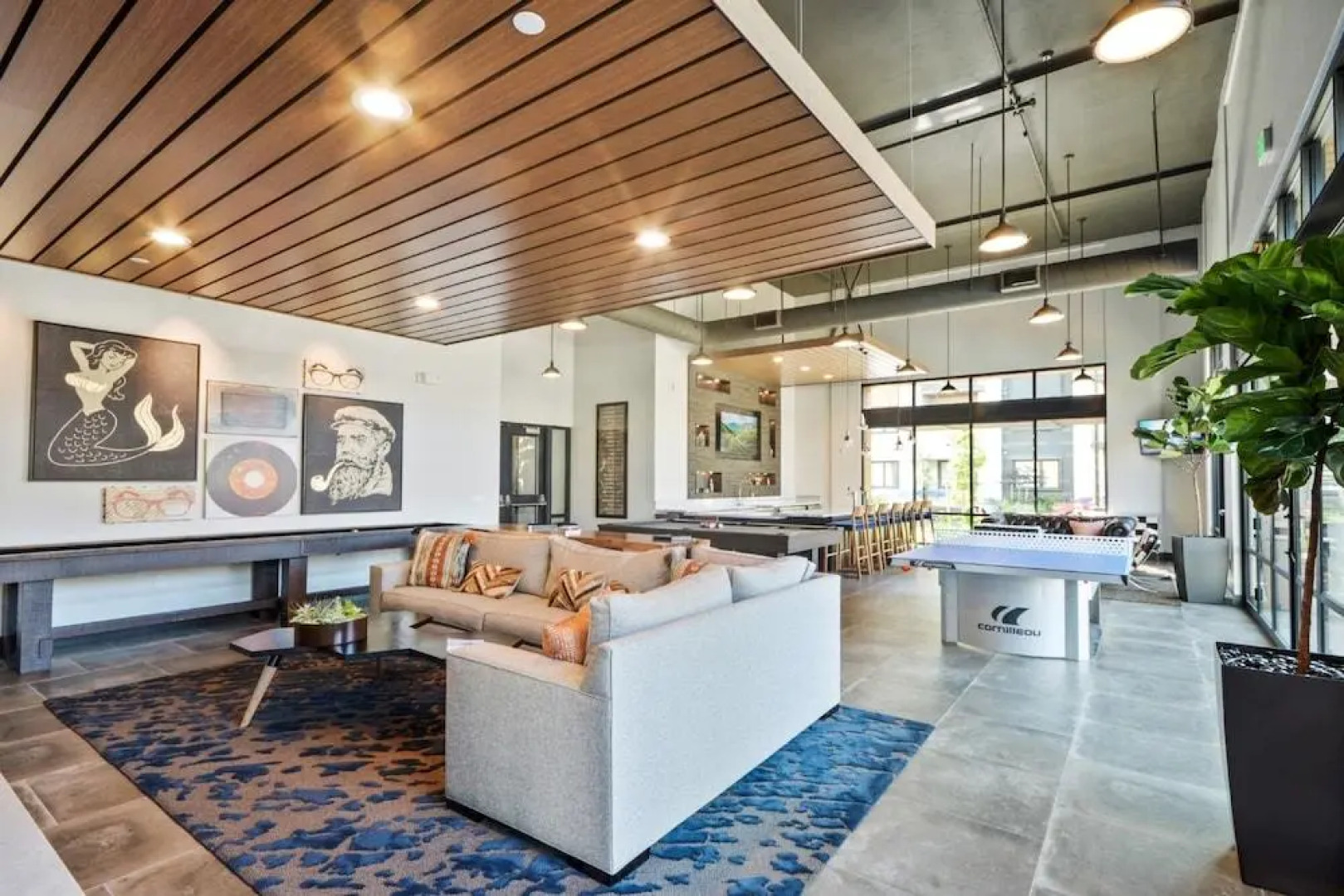 Bluebird Suites near Facebook HQ