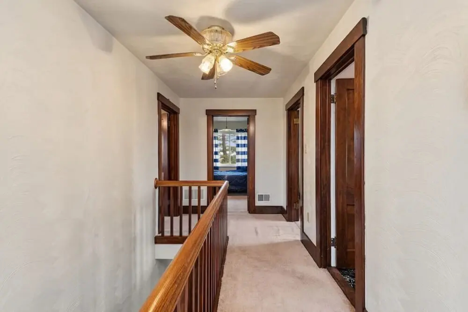 4BR Chalet with Seasonal Pool Hot Tub