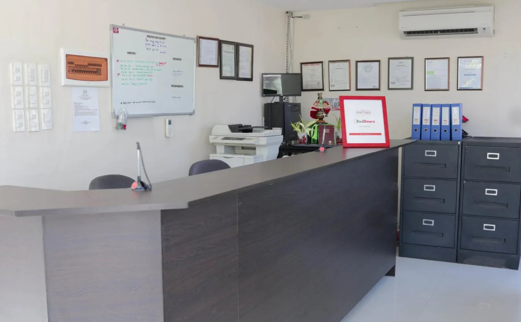 RedDoorz @ Grand Apartelle Hernan Cortes Cebu