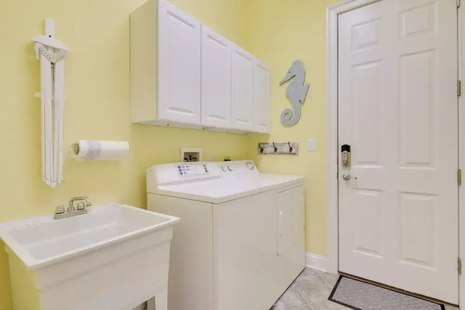 Bayside Resort Rental in Selbyville: 6 Mi to Beach