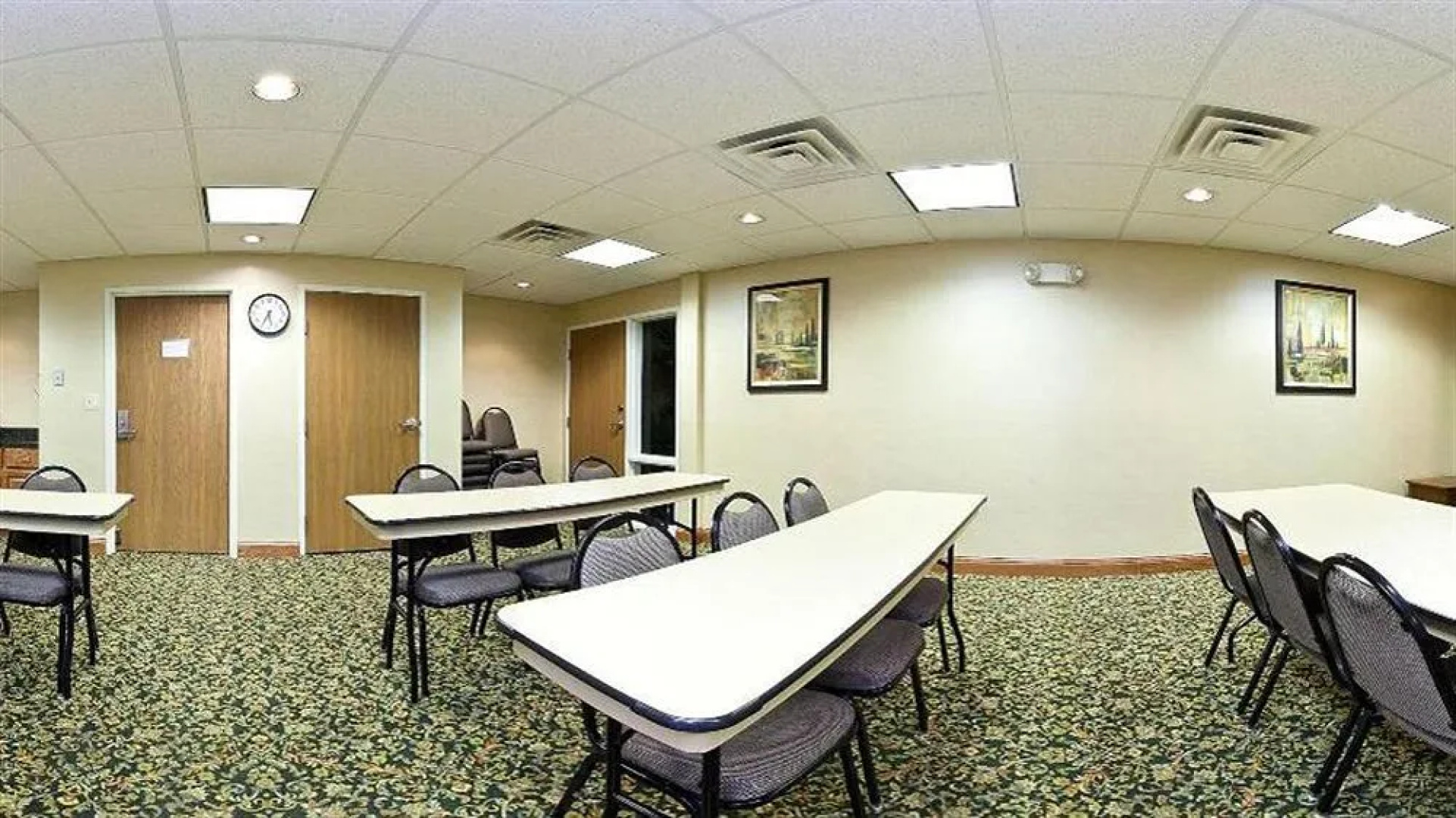 Holiday Inn Express & Suites Logan