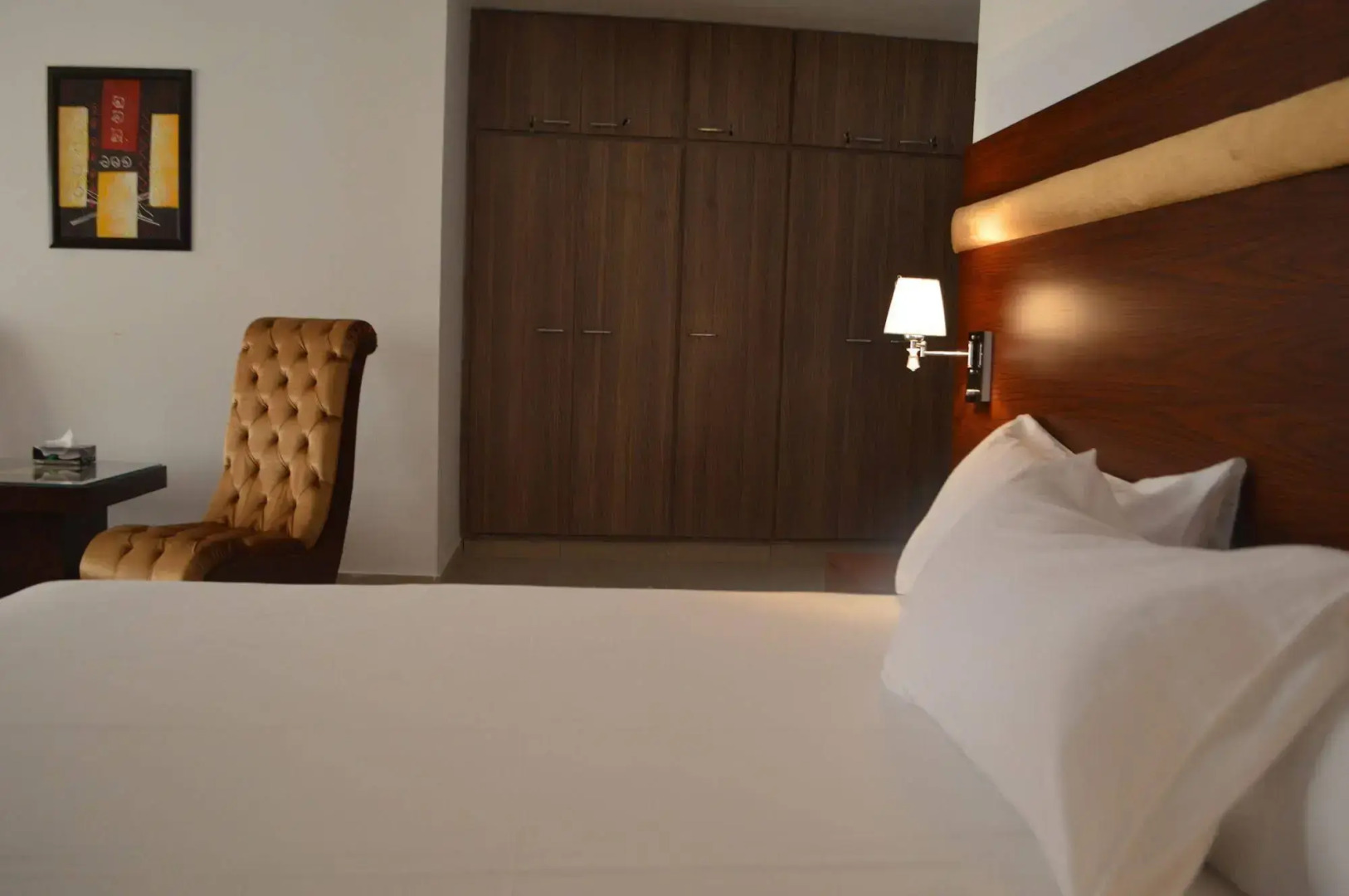 Intellectual Inn - Bahria Town