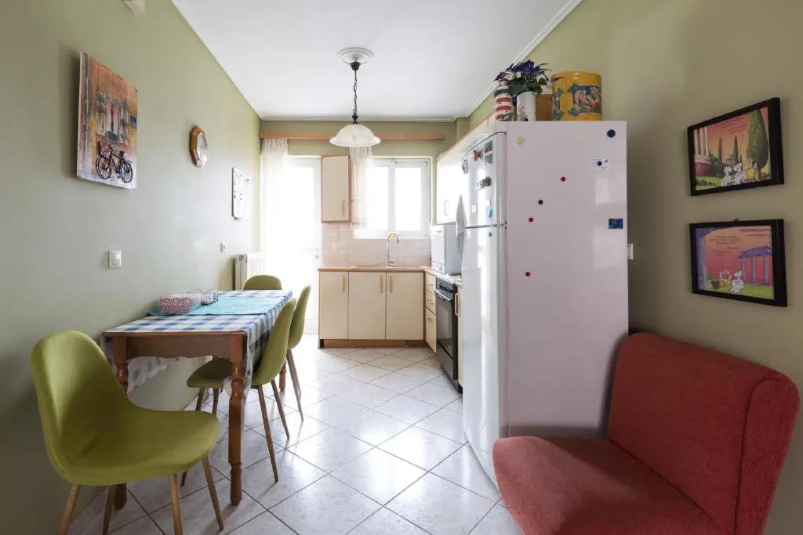 Holargos Metro Rooms