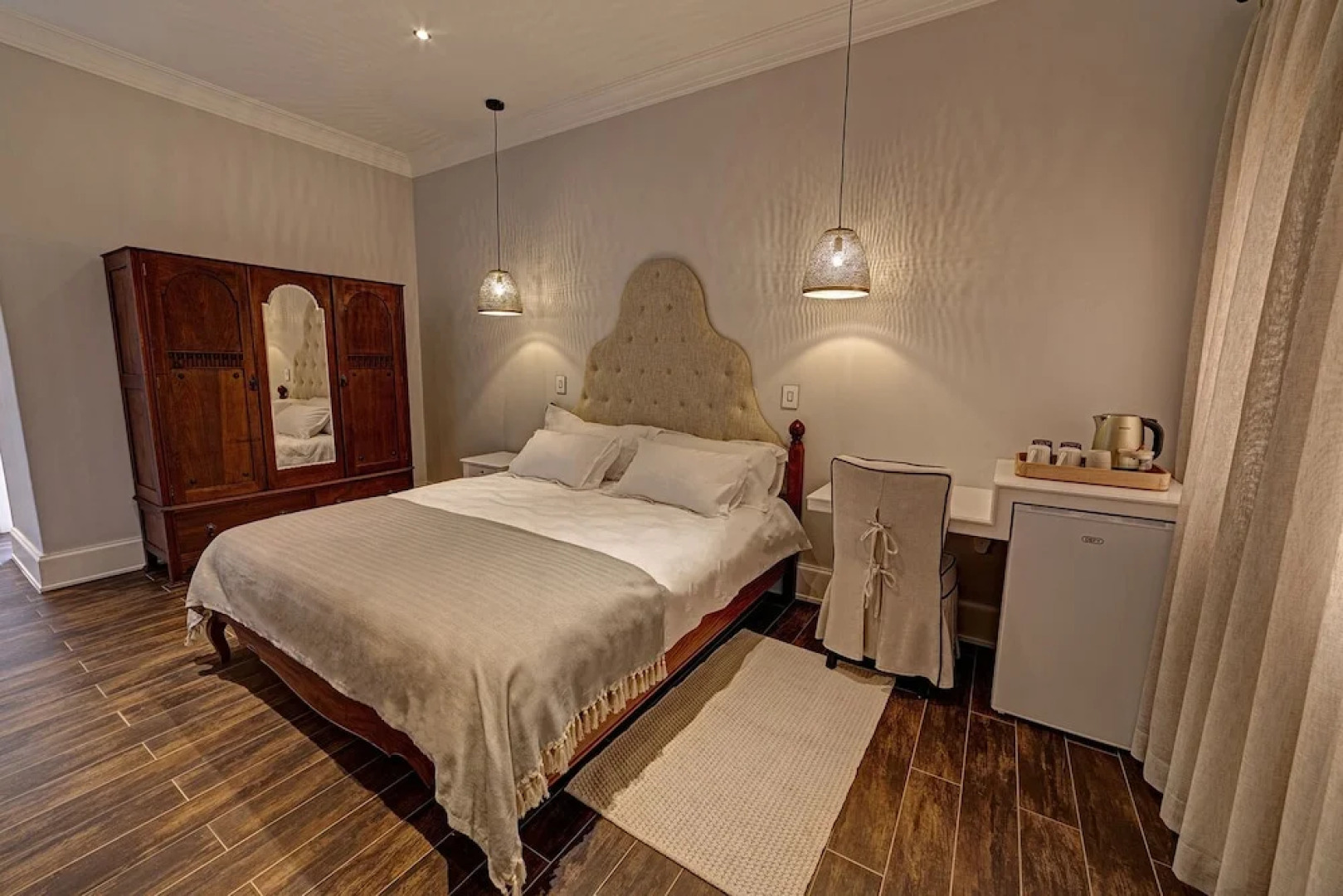 Lagoon Suites Boutique Hotel