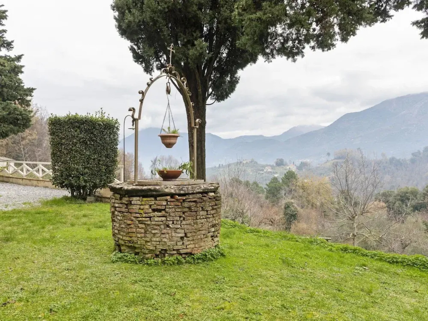 Vintage Holiday Home in Montemagno Camaiore With Sauna