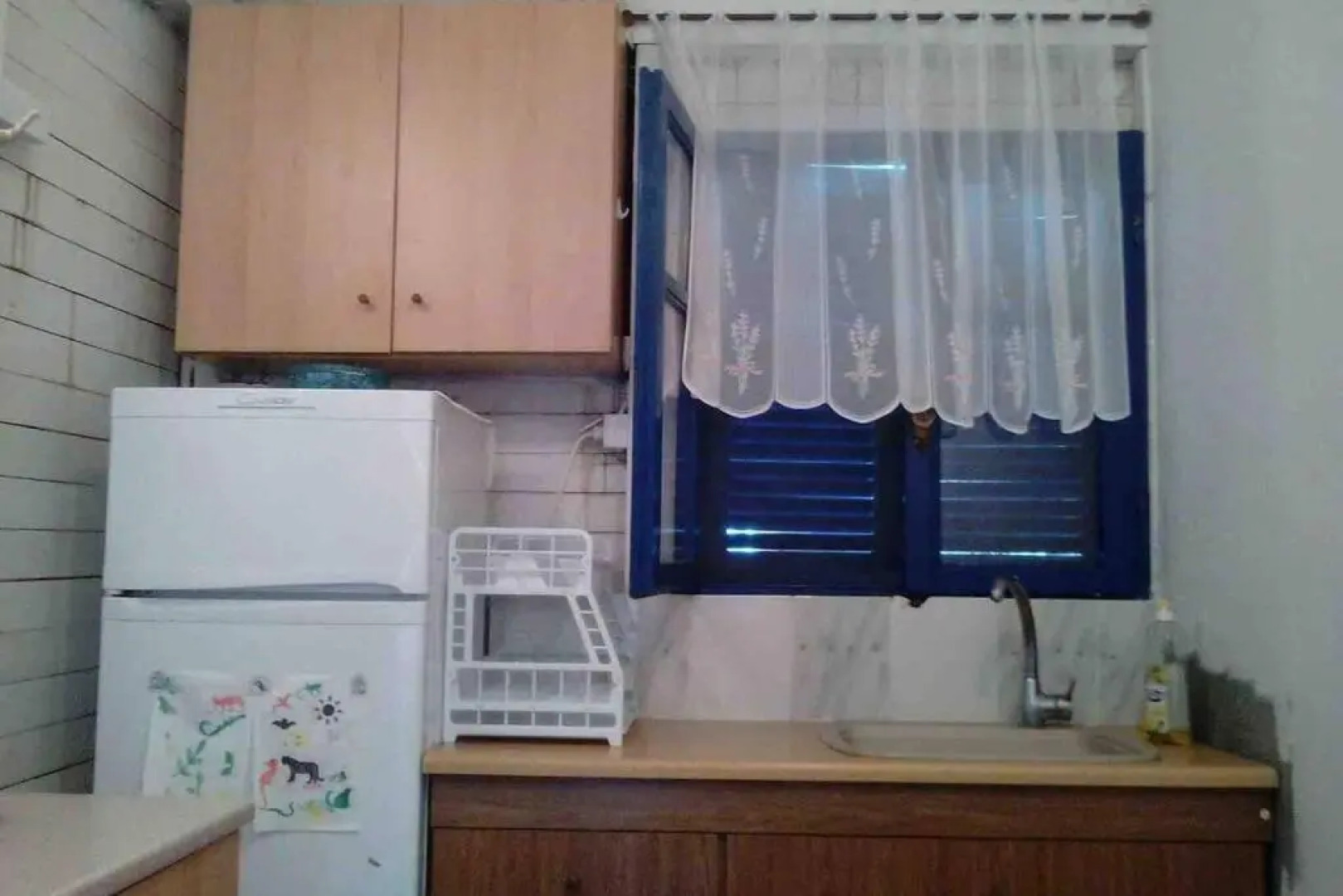 Wooden beach house / Nea Roda, Halkidiki