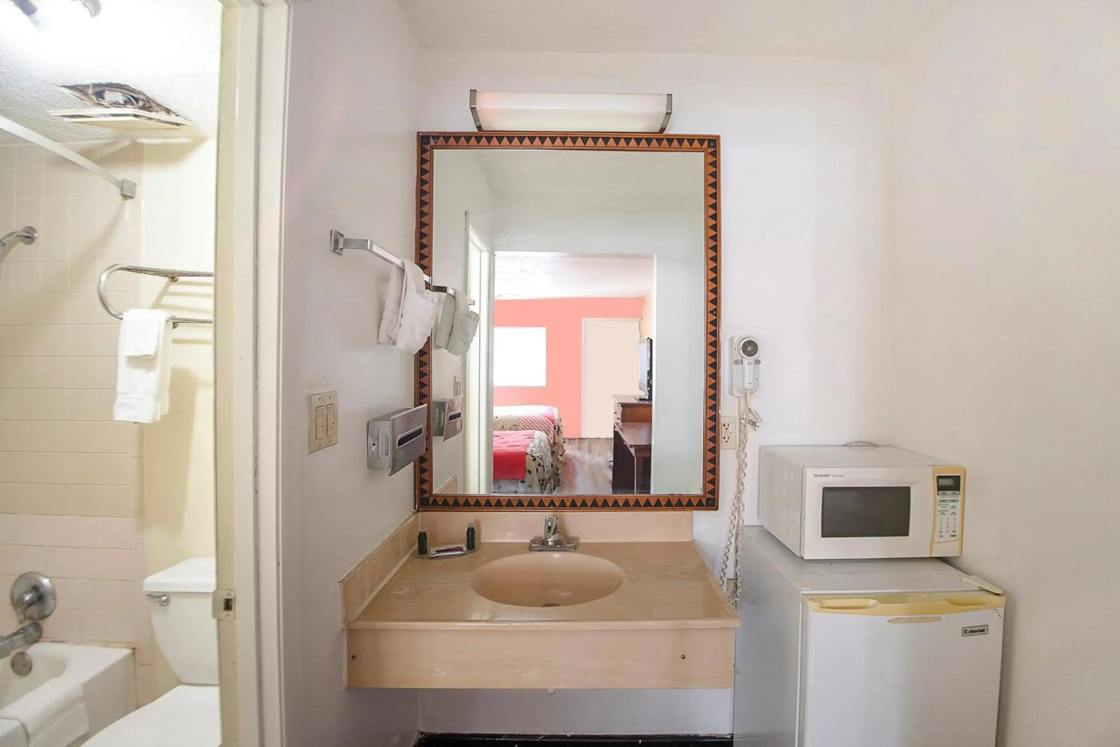 Hotel O Daylight Inn Elkhart I-90, In