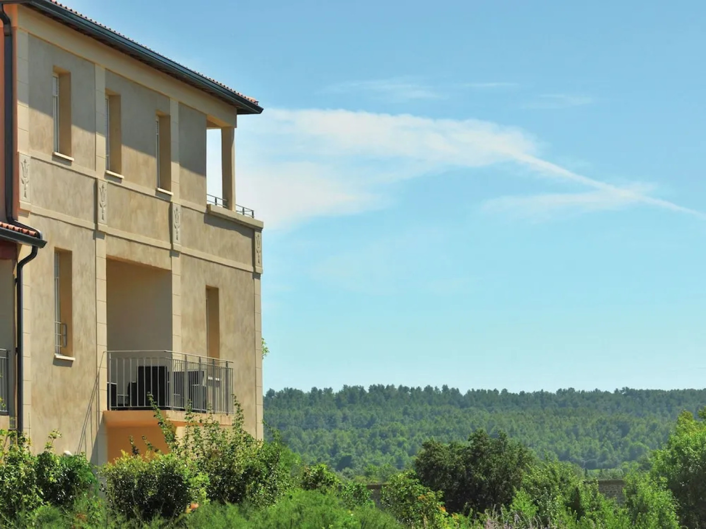 Dignified Apartment With Dishwasher and Near Canal du Midi