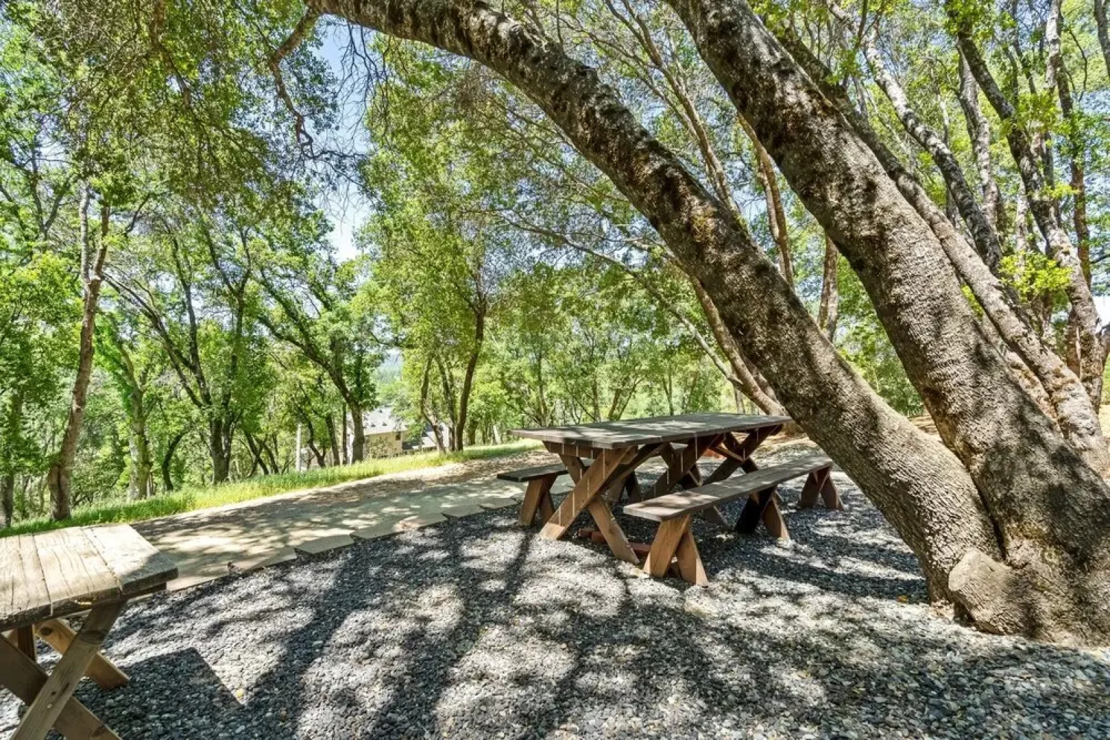 The Gathering Place - 2-Level Home with Game Room by Yosemite Region Resorts