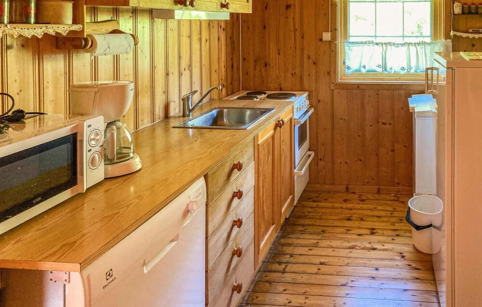 Awesome Home in Leikanger With 3 Bedrooms