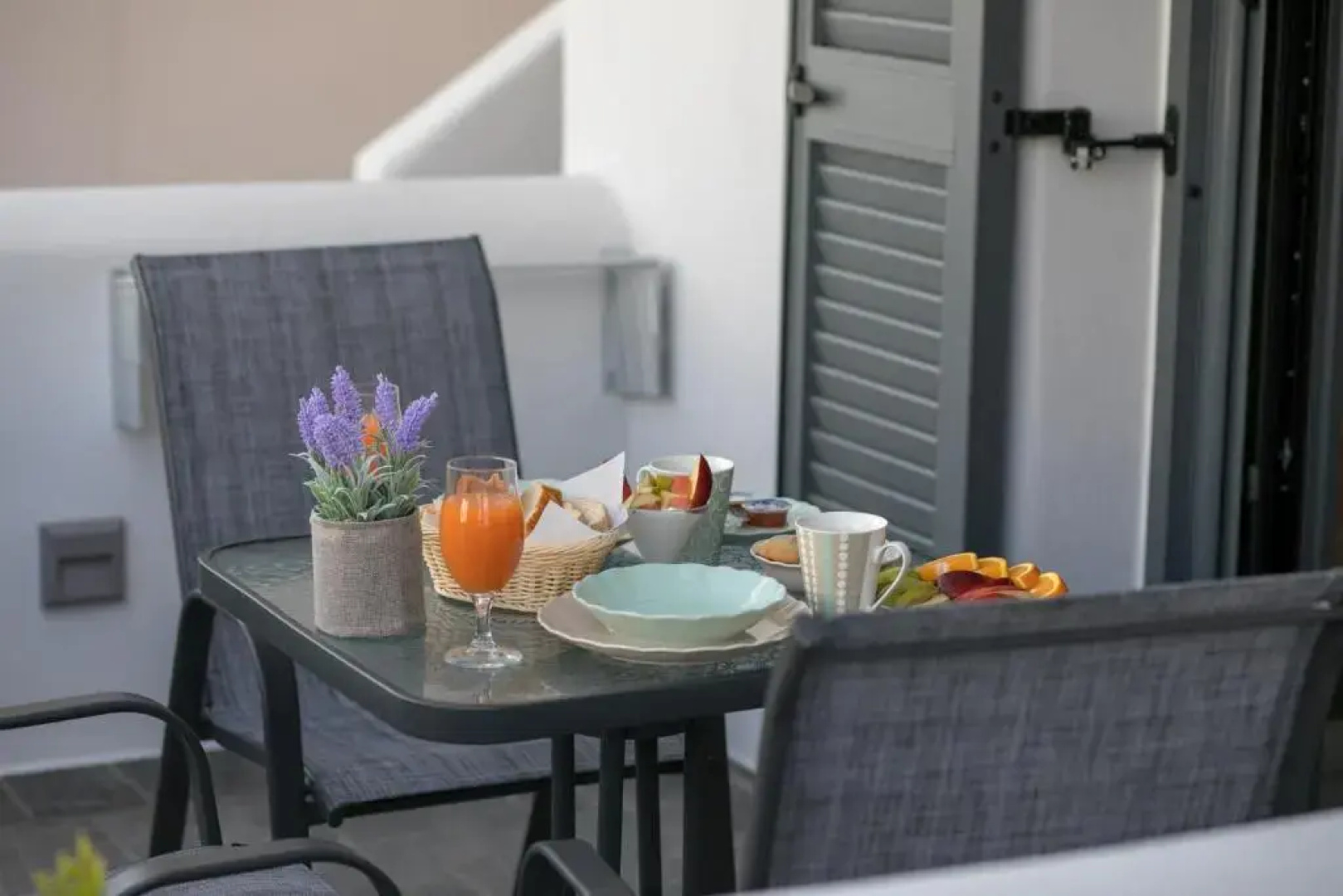 Naxos Petite Studios